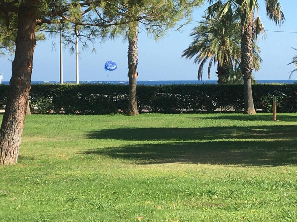 Cannes Terrace Beach Front & Sea View Ngoại thất bức ảnh