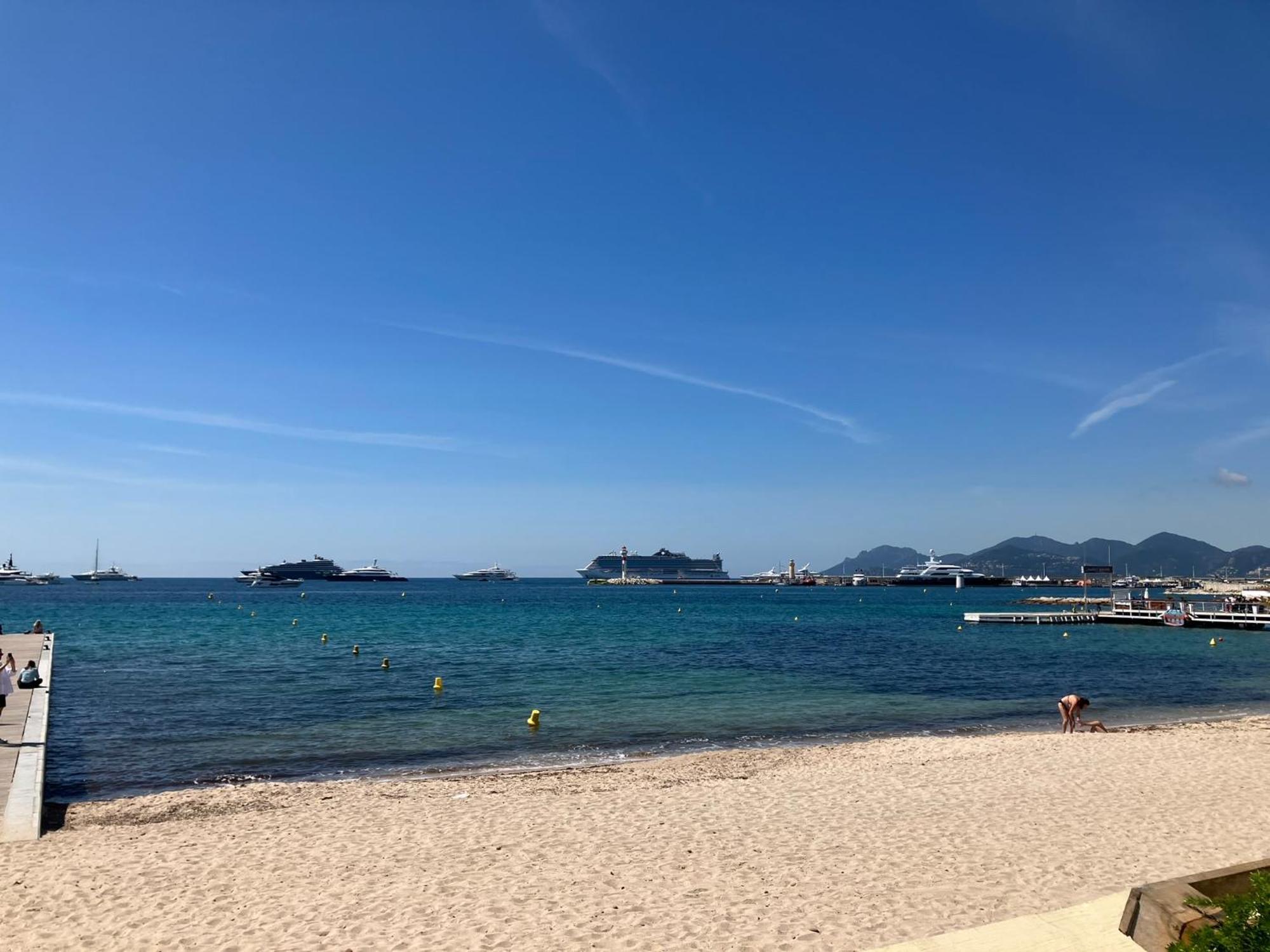 Cannes Terrace Beach Front & Sea View Ngoại thất bức ảnh